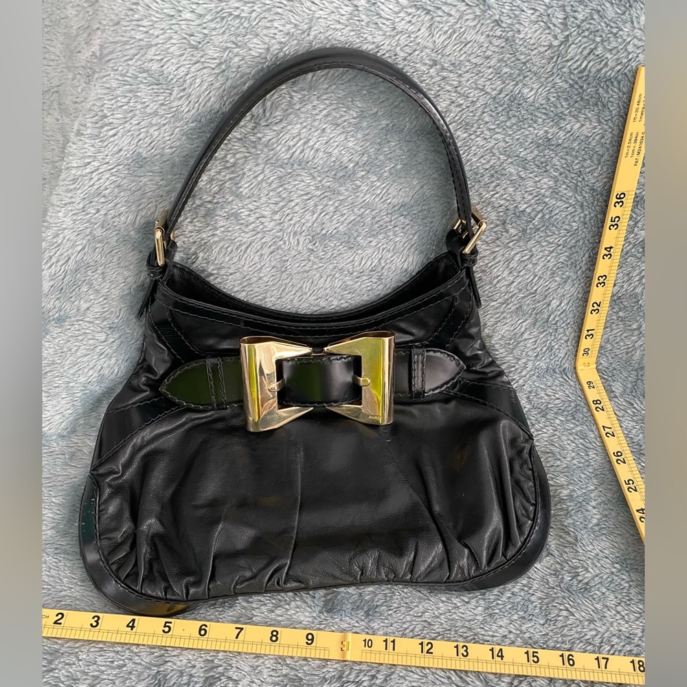 🚫SOLD❌. 
Gucci queen bow black leather